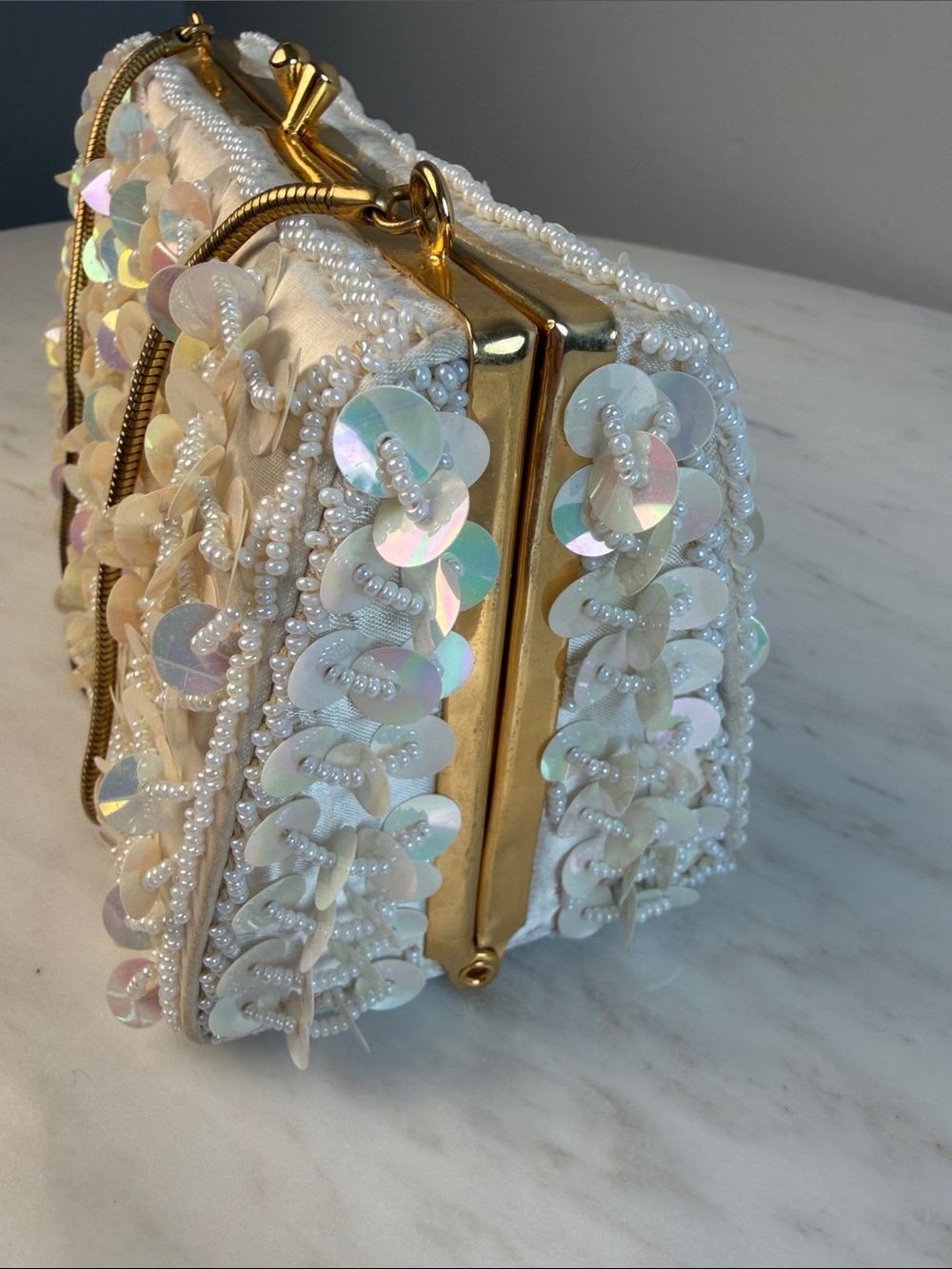 Vintage Y2K Iridescent Sequin Beaded Bag with gold rope chain handle - Picture 8 of 11